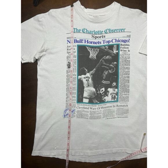 VTG 1988 The Charlotte Observer NBA Hornets Bulls Newspaper Print Shirt (L) RARE - Picture 6 of 14